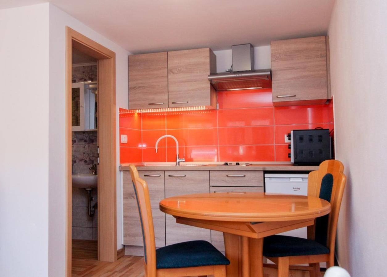 Apartmaji Pri Kozmavo - Little House Бохинь Экстерьер фото
